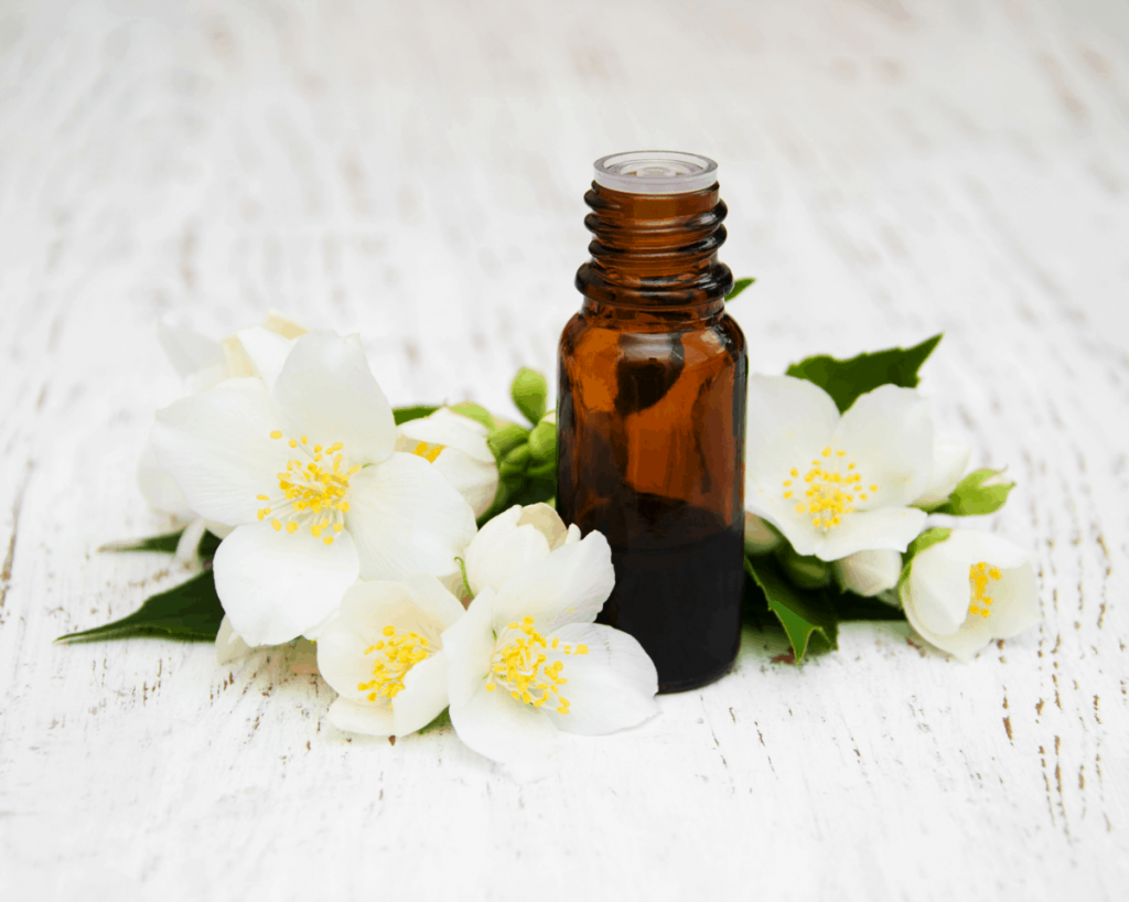 Essential Oils Suitable For Sunburns And How To Use Them - Green Living