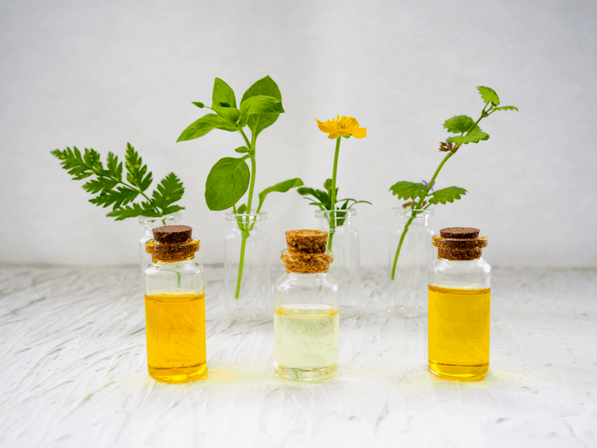 What Essential Oils are Good for Earaches and How to Use Them