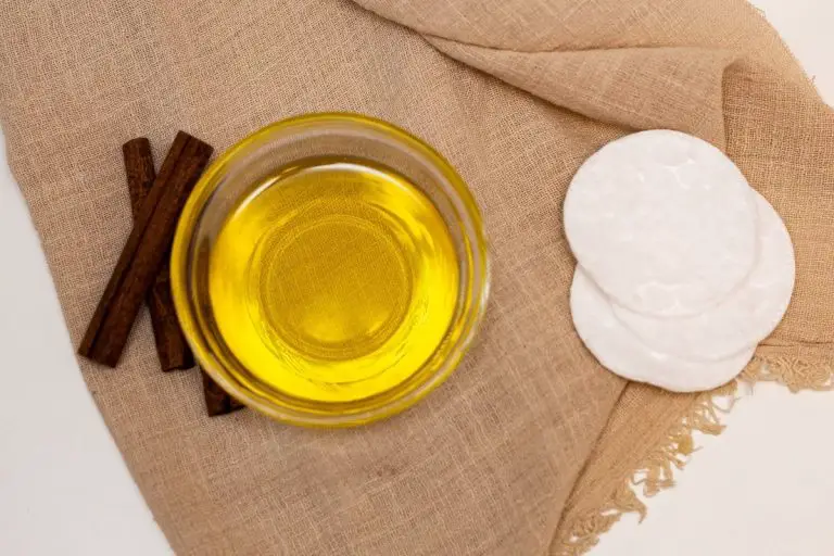 How to Make Castor Oil Pack without Flannel