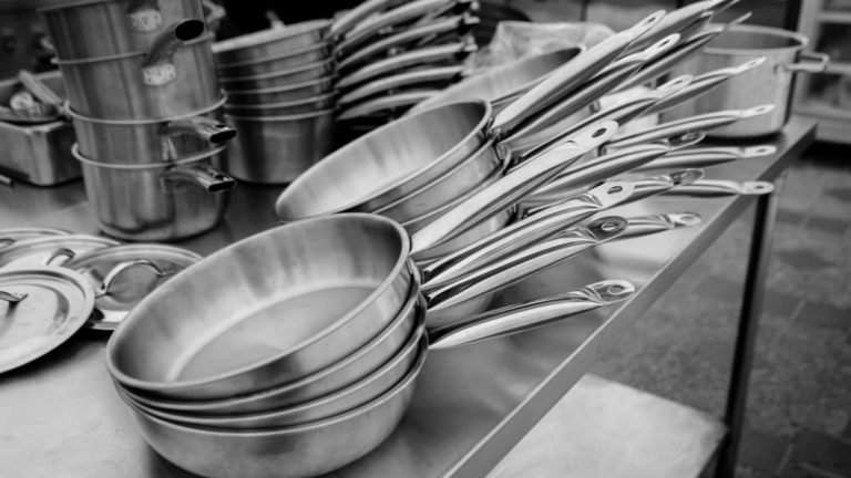Is Stainless Steel Safe Is It A Toxic Or Non toxic Cookware Green is-stainless-steel-safe-is-it-a-toxic-or-non-toxic-cookware-green