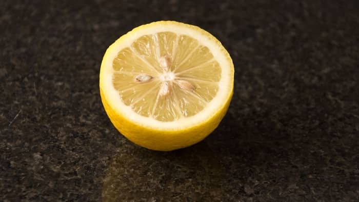 why drink lemon water before bed