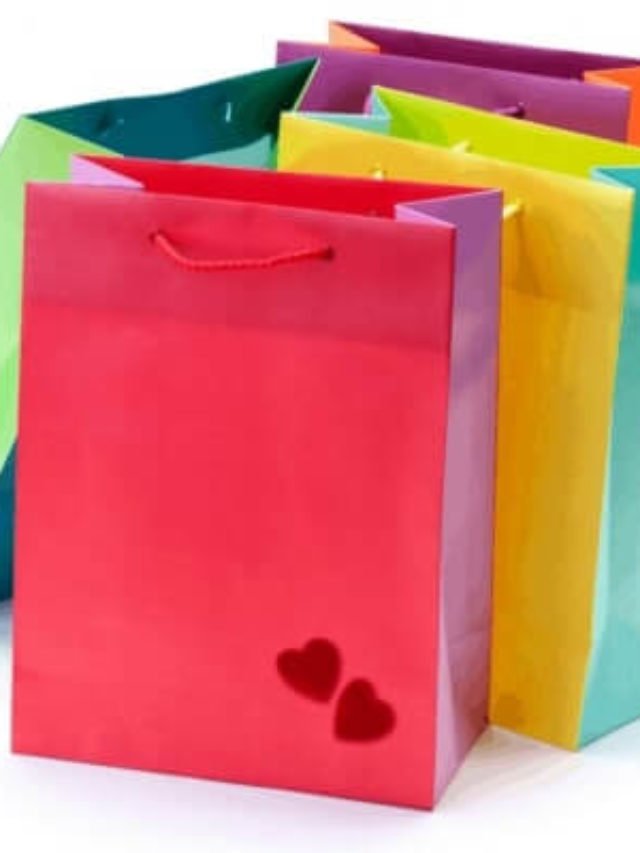 Discover How To Make A Bag From Wrapping Paper In 6 Simple Steps